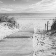 Fotobehang - On the beach - black and white