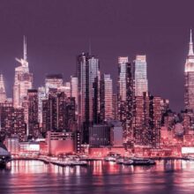 Fotobehang - Purple night over Manhattan - cityscape of New York architecture