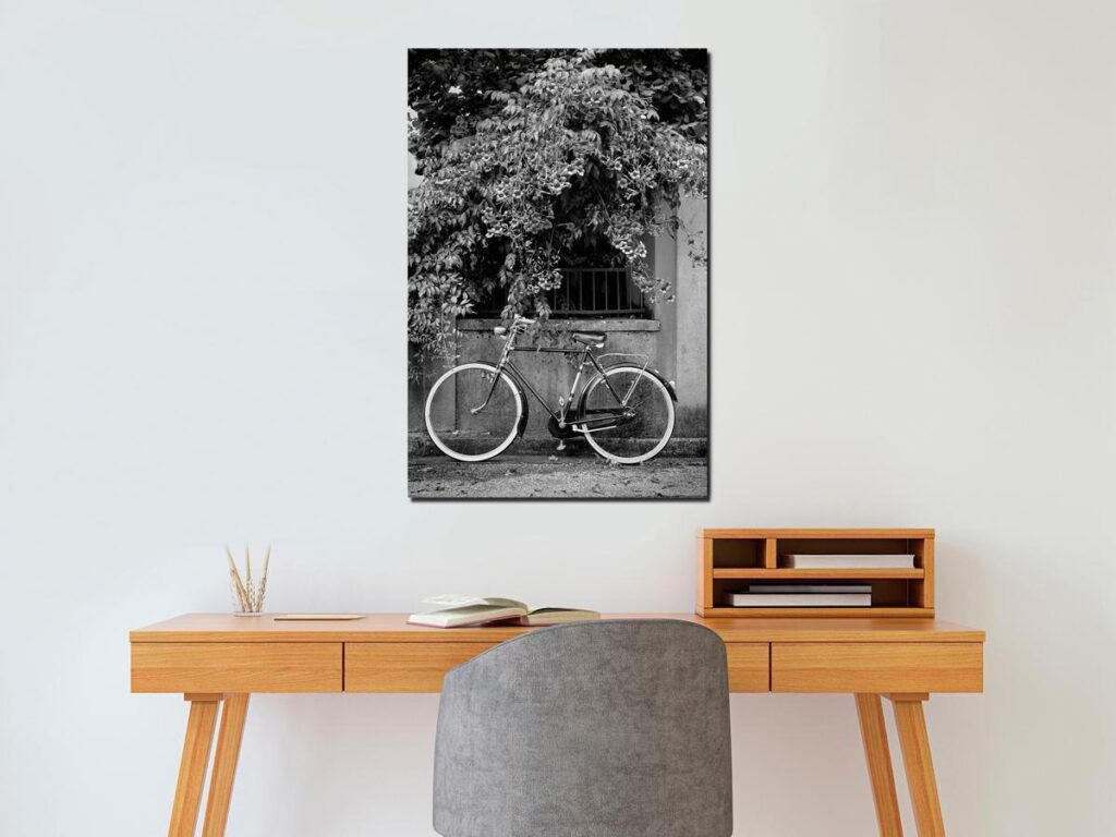 Schilderij - Bicycle and Flowers (1 Part) Vertical