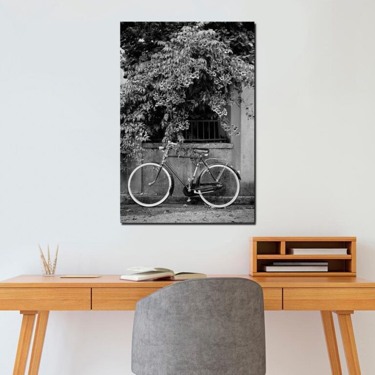 Schilderij - Bicycle and Flowers (1 Part) Vertical