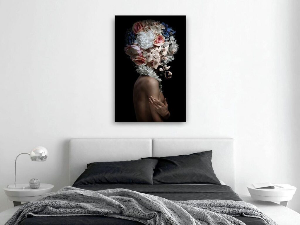 Schilderij - Mysterious Gesture (1 Part) Vertical