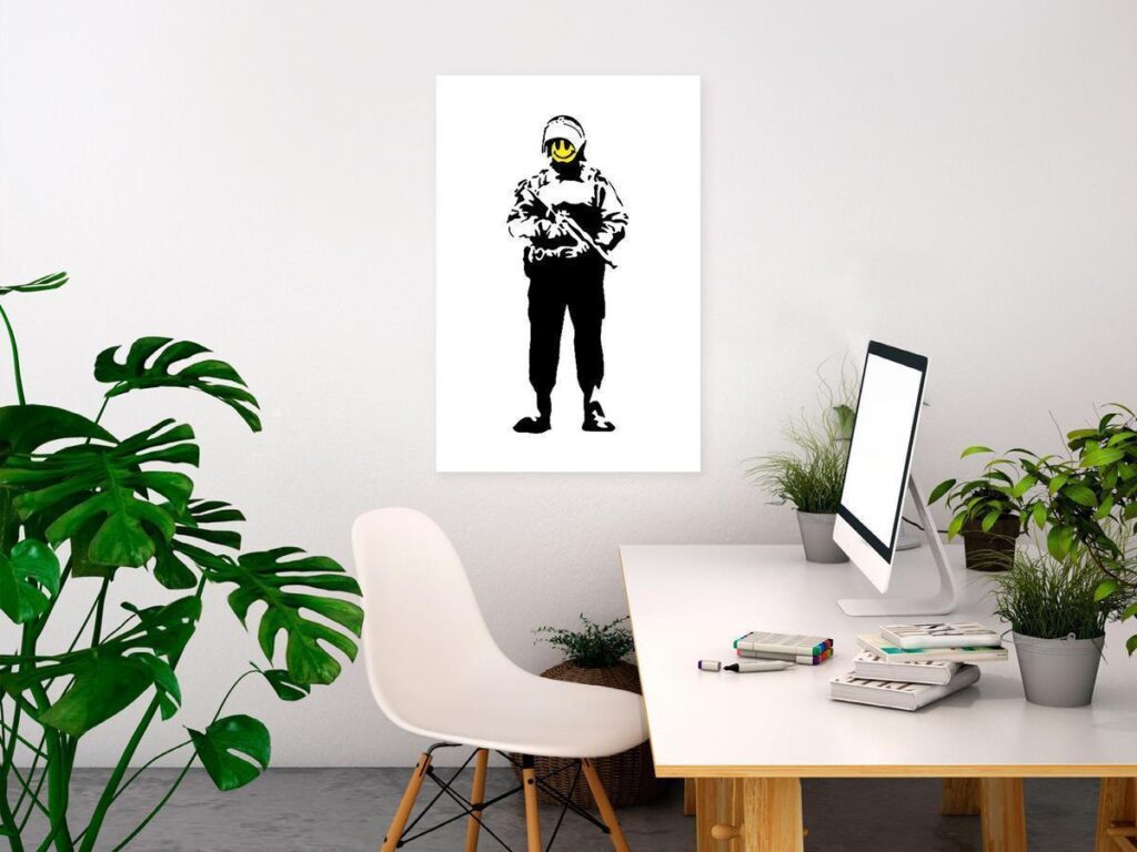 Schilderij - Smiling Policeman (1 Part) Vertical